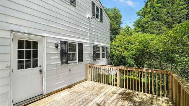 16 Overlook Way, Purdys